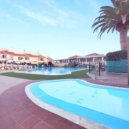 Pool Apartment Maspalomas By Wave Properties San Bartolome Bagian luar foto