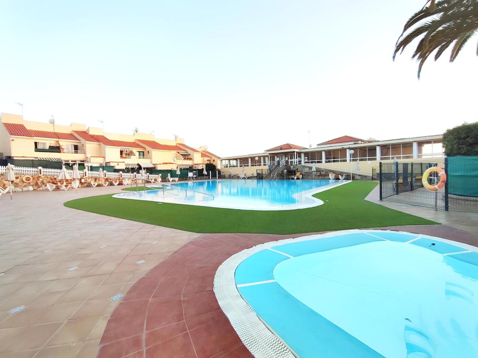 Pool Apartment Maspalomas By Wave Properties San Bartolome Bagian luar foto
