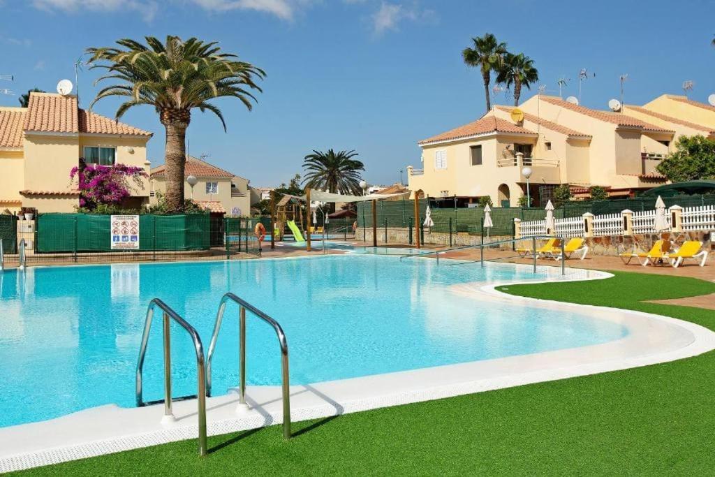Pool Apartment Maspalomas By Wave Properties San Bartolome Bagian luar foto